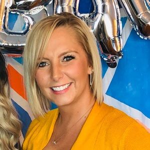 Meet your Posher, Elizabeth